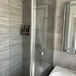 Apartment Et Equipe Avec Vue Sur Le Bassin Vichyssois