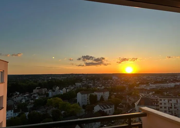 아파트 Et Equipe Avec Vue Sur Le Bassin Vichyssois *