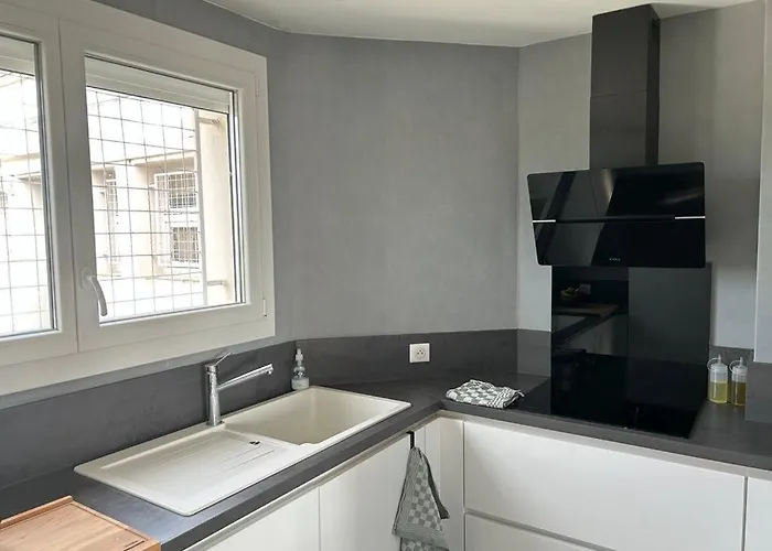 Et Equipe Avec Vue Sur Le Bassin Vichyssois 아파트 비시